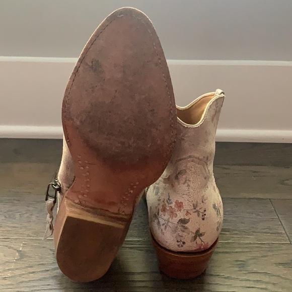 Lucchese floral cowboy boots - Picture 6 of 7